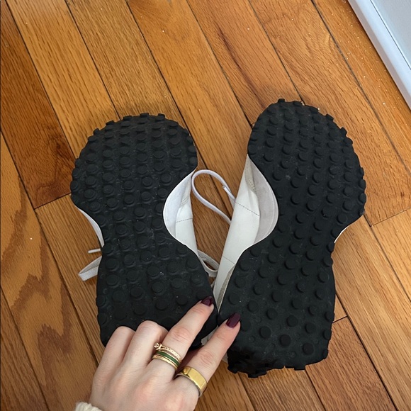 New Balance 327s - Picture 5 of 7